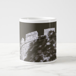 Dunkler Turm 2 Jumbo-Tasse