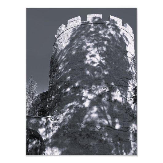 Dunkler Turm Fotodruck (Vorne)