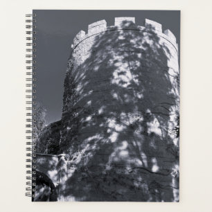 Dunkler Turm Planer