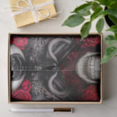 Dunkler und gotischer Schädel und Rose Murial Seidenpapier (Geschenk)