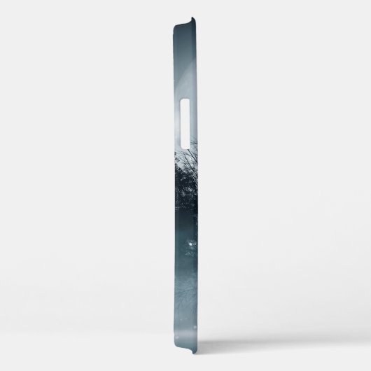 Dunkler Wald. Schöne dunkle Szene mit Bäumen, groß Case-Mate iPhone Hülle (Rückseite / Rechts)