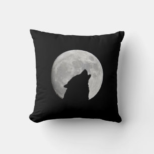 Dunkler Wolf und Vollmond in der Nacht Kissen