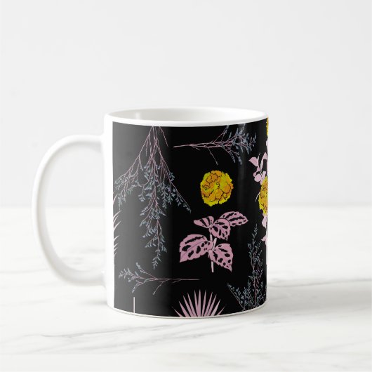 Dunkles botanisches Blumen-Blatt-Muster. Kaffeetasse (Links)