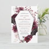 Dunkles florales Burgund & schwarzes Halloween Einladung (Stehend Vorderseite)