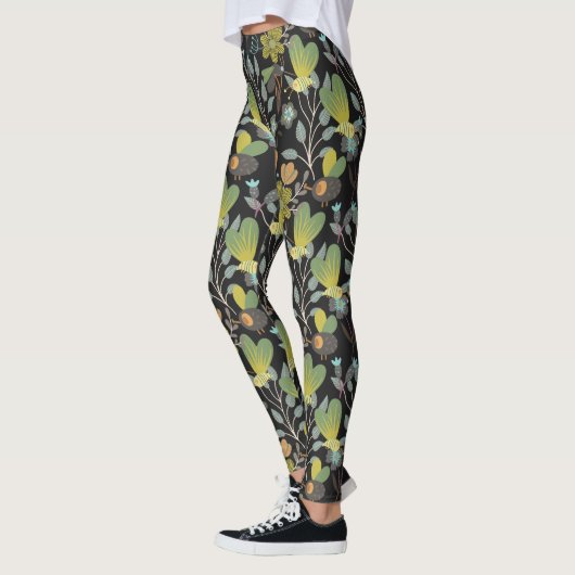 Dunkles Frühjahrsmuster Leggings (Links)