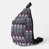 Dunkles geometrisches Zeichenmuster Crossbody Bag (Rechte Ecke)