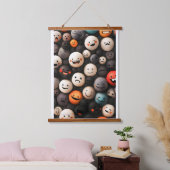 Dunkles Glück und lustige Gesichter Wandteppich Mit Holzrahmen (Schlafzimmer)