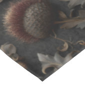 Dunkles gothisches botanisches Distel-Nahtlosmuste Tischdecke (Schrägansicht)