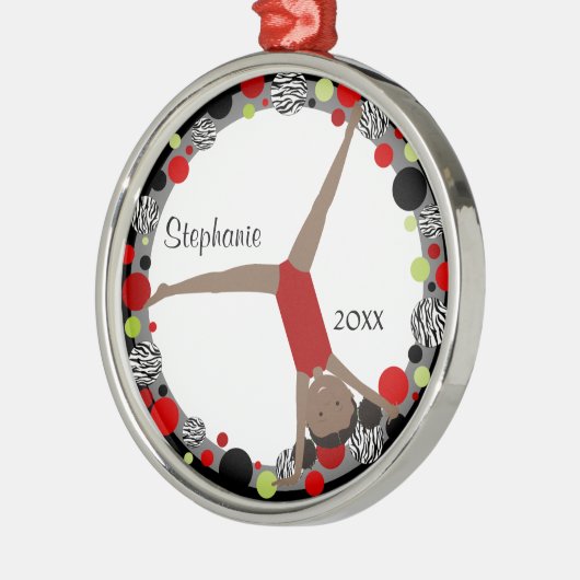 Dunkles HaarGymnast in Rotem, in Schwarzem u. in Silbernes Ornament (Links)