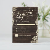 Dunkles Holz und Spitze Rustikale Hochzeitsantwort RSVP Karte (Stehend Vorderseite)
