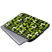 Dunkles Kleeblatt Muster grün und schwarz Laptopschutzhülle (Vorne Knopf)