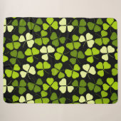 Dunkles Kleeblatt Muster grün und schwarz Sherpadecke (Vorderseite (Horizontal))