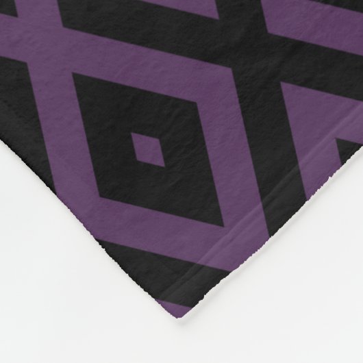 Dunkles lila und schwarzes Diamantmuster Fleecedecke (Ecke)