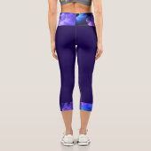 Dunkles Lila Wolkenmuster Capri Leggings (Rückseite)
