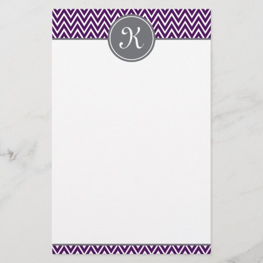 Dunkles Lila Zickzack Muster Grau Monogramm Briefpapier (Vorderseite)
