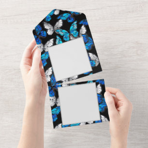 Dunkles Nahtloses Muster mit blauen Schmetterlinge All In One Einladung