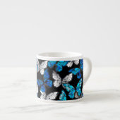 Dunkles Nahtloses Muster mit blauen Schmetterlinge Espressotasse (Vorderseite Rechts)