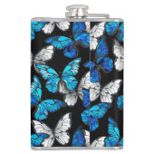 Dunkles Nahtloses Muster mit blauen Schmetterlinge Flachmann (Rückseite)