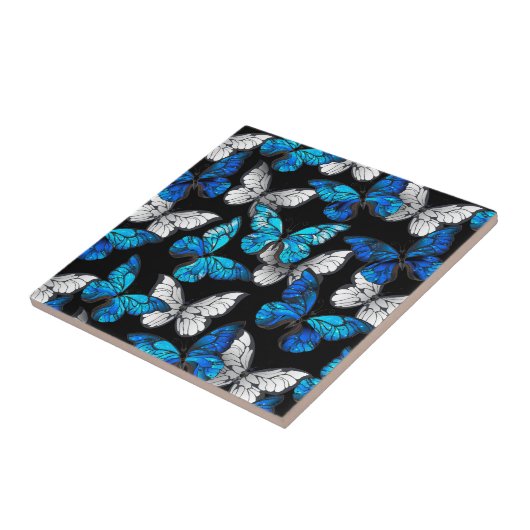 Dunkles Nahtloses Muster mit blauen Schmetterlinge Fliese (Seite)