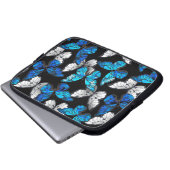 Dunkles Nahtloses Muster mit blauen Schmetterlinge Laptopschutzhülle (Vorne Knopf)