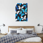 Dunkles Nahtloses Muster mit blauen Schmetterlinge Leinwanddruck (Insitu (Schlafzimmer))