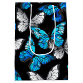 Dunkles Nahtloses Muster mit blauen Schmetterlinge Mittlere Geschenktüte (Rückseite)