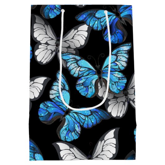 Dunkles Nahtloses Muster mit blauen Schmetterlinge Mittlere Geschenktüte (Rückseite)