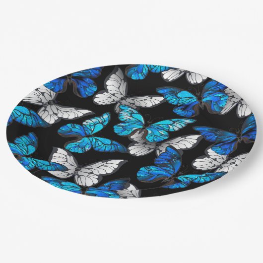 Dunkles Nahtloses Muster mit blauen Schmetterlinge Pappteller (Schrägansicht)