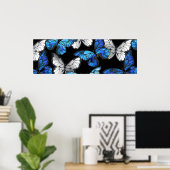 Dunkles Nahtloses Muster mit blauen Schmetterlinge Poster (Heimbüro)