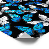 Dunkles Nahtloses Muster mit blauen Schmetterlinge Poster (Ecke)