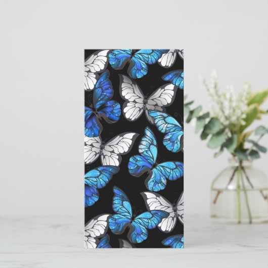 Dunkles Nahtloses Muster mit blauen Schmetterlinge Save The Date (Stehend Vorderseite)