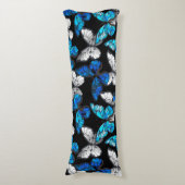 Dunkles Nahtloses Muster mit blauen Schmetterlinge Seitenschläferkissen (Vorderseite Vertikal)