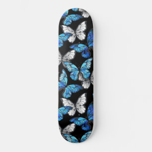 Dunkles Nahtloses Muster mit blauen Schmetterlinge Skateboard