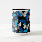Dunkles Nahtloses Muster mit blauen Schmetterlinge Tasse (Zentrum)