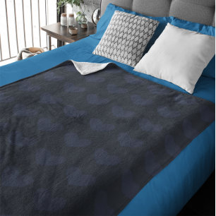 Dunkles Navy Blue Hearts Muster Fleecedecke