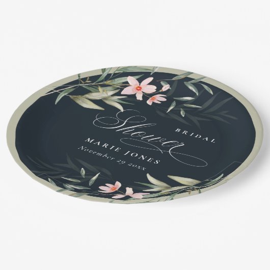 Dunkles Navy Blush Greenery Bloral Brautparty Pappteller (Schrägansicht)