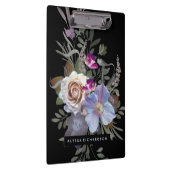 Dunkles schwermütiges Blumen auf Schwarzem Klemmbrett (Rechts)