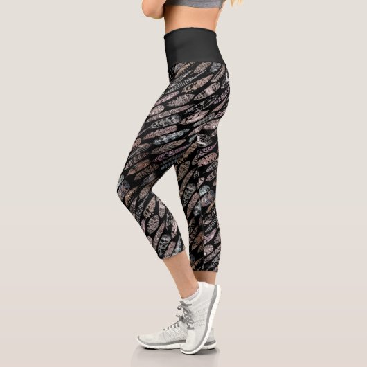 Dunkles Tone Feather Muster auf schwarz gedruckt Capri Leggings (Links)