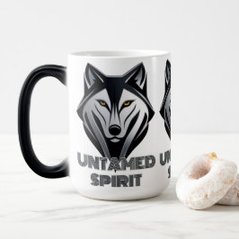 Dunkles und Minimalistisches Wolfsmuster mit Sleek Verwandlungstasse