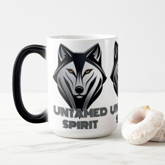 Dunkles und Minimalistisches Wolfsmuster mit Sleek Verwandlungstasse (Mit Donut)