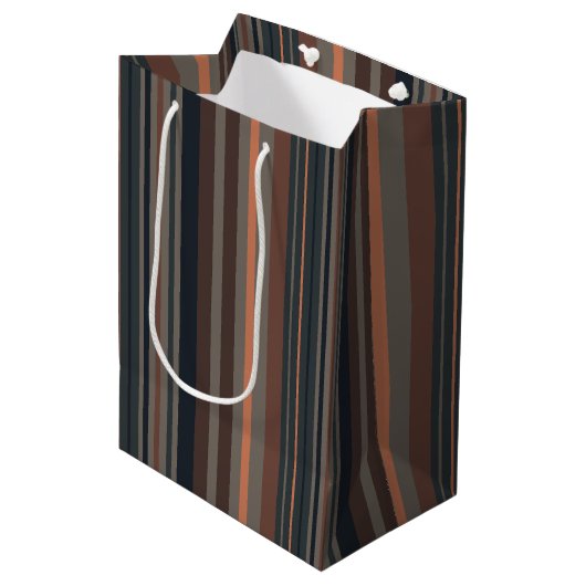 Dunkles Waldstreifen-Design Mittlere Geschenktüte (Vorderseite Schrägansicht)