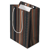 Dunkles Waldstreifen-Design Mittlere Geschenktüte (Rückseite Schrägansicht)