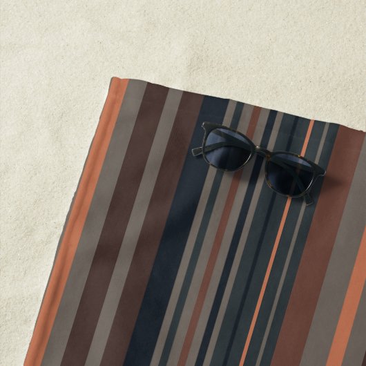 Dunkles Waldstreifen-Design Strandtuch (Beispiel)