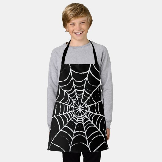 Dunkles Web Schürze (Getragen)