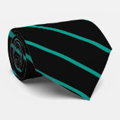 dünne blaue Diagonalstreifen auf schwarzem Hinterg Krawatte (Gerollt)
