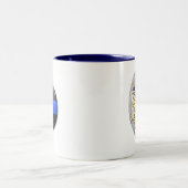 Dünne blaue Linie - glühende Schaltfläche und Gold Zweifarbige Tasse (Mittel)