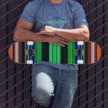 Dünne farbige Streifen - 1 Skateboard<br><div class="desc">Skateboard. Farbige Streifen mit schwarzem Hintergrund. Die Farben Rot,  Gelb,  Grün,  Blau und Orange. Sandy unter admin@giftsyoutreasure.com kontaktieren</div>