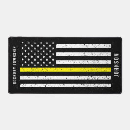 Dünne gelbe Linie stört den amerikanischen Flag-Di Schreibtischunterlage