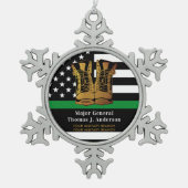 Dünne grüne Linie für Personalisierte Armeefräse Schneeflocken Zinn-Ornament (Vorderseite)