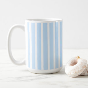 Dünne hellblaue Streifen Kaffeetasse